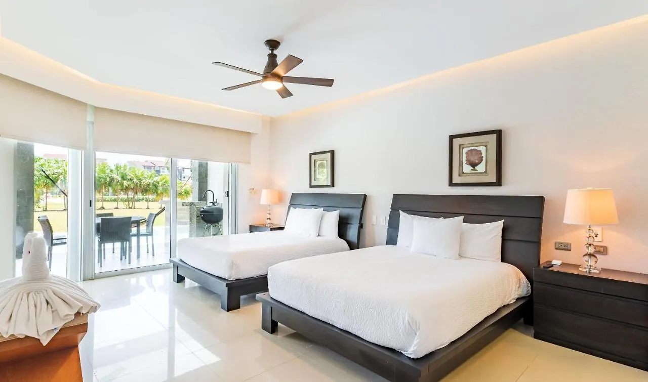 Casa 401N Los Secretos Apts Playa del Carmen México