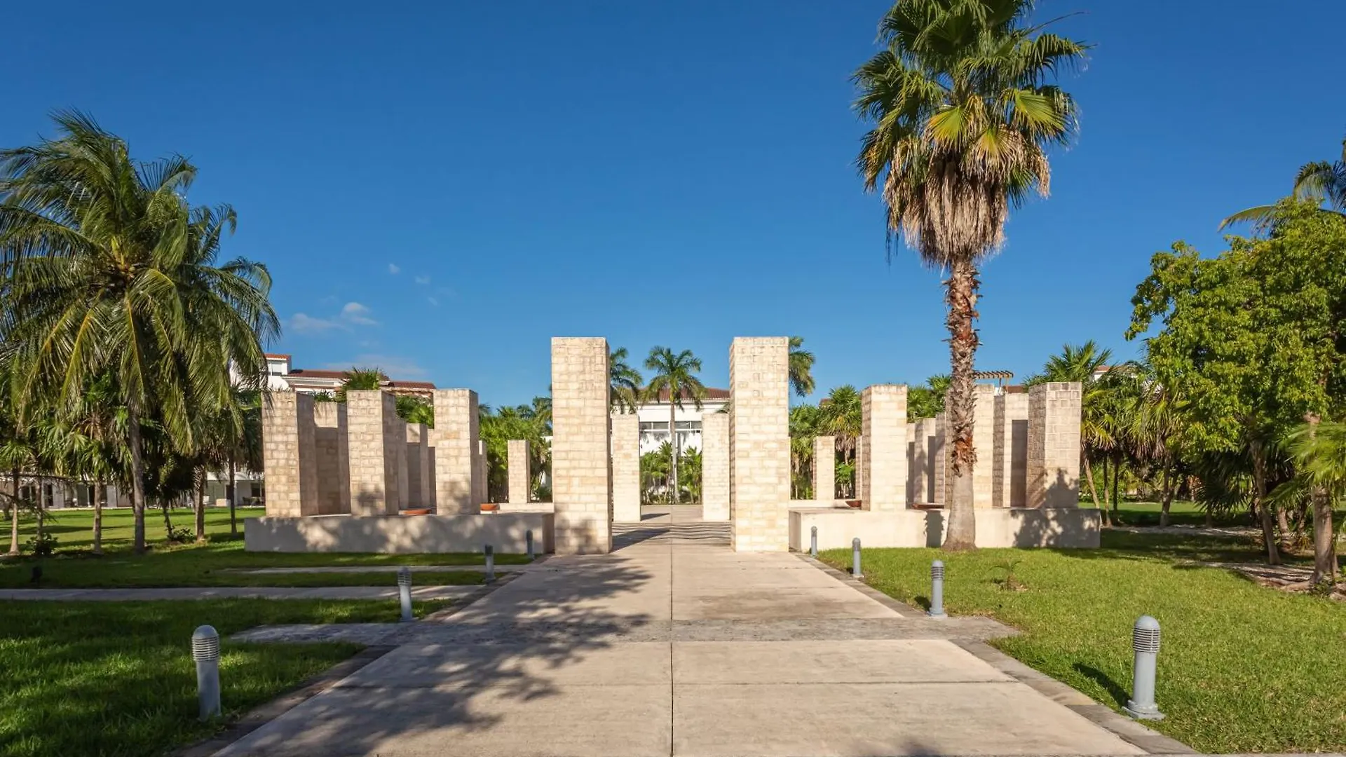 Casa 401N Los Secretos Apts Playa del Carmen México