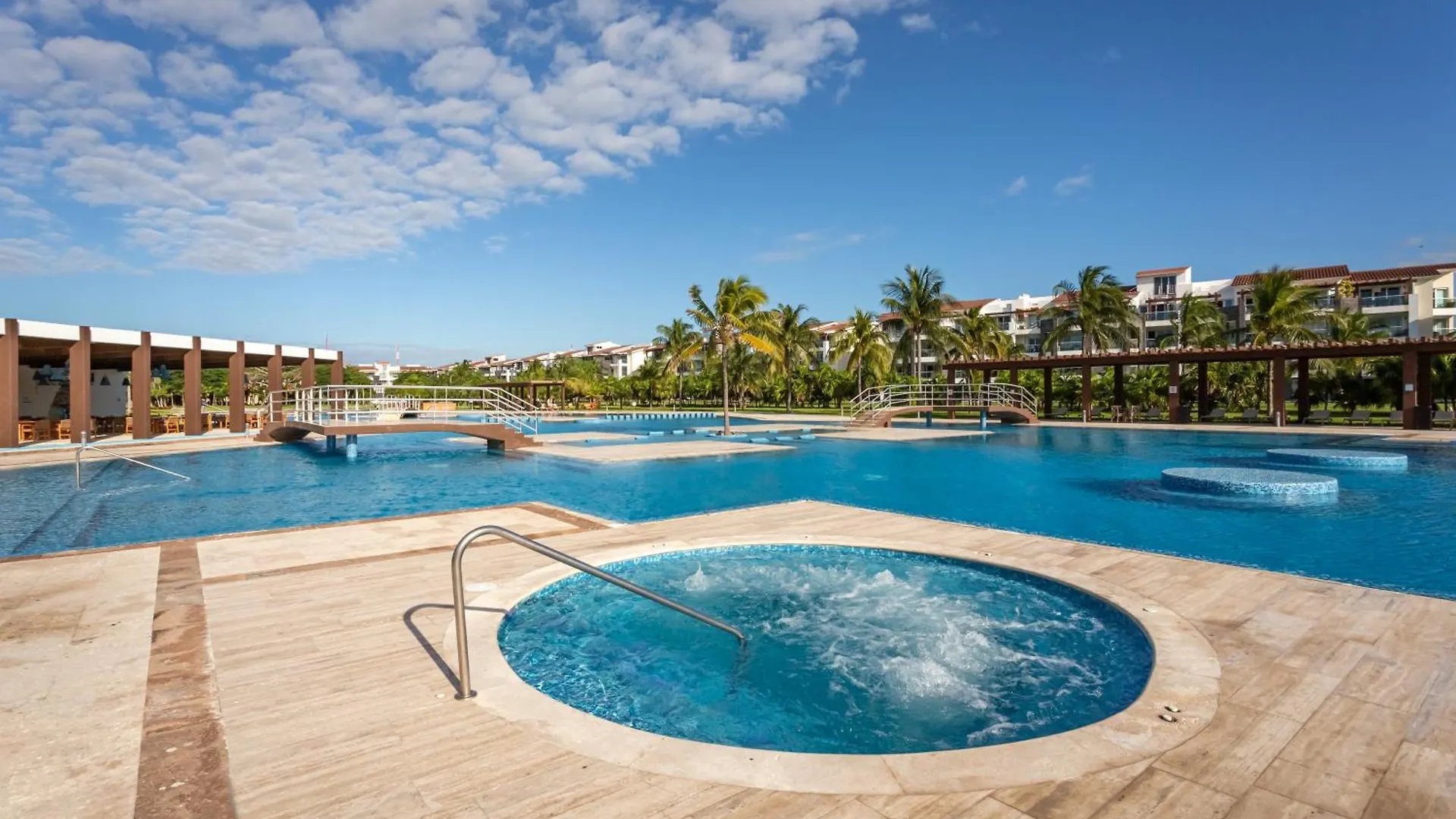 Casa 401N Los Secretos Apts Playa del Carmen México